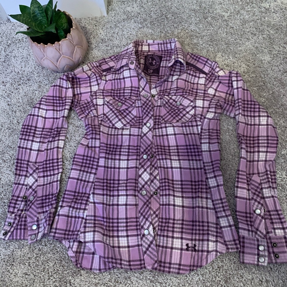 Cute and flattering snap flannel shirt